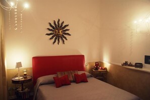 Zimmersafe, kostenloses WLAN, Bettwäsche