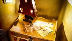 غرفة مزدوجة (Private External Bathroom) | خزنة داخل الغرفة وواي فاي مجانًا وملاءات أسرّة