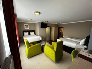 Standard Quadruple Room, Multiple Beds, Non Smoking