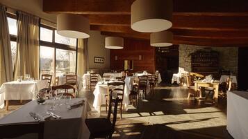 TĂ€gliches inbegriffenes kontinentales FrĂŒhstĂŒck