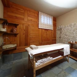 Sauna, bain à remous, soins corporels, soins d'hydrothérapie