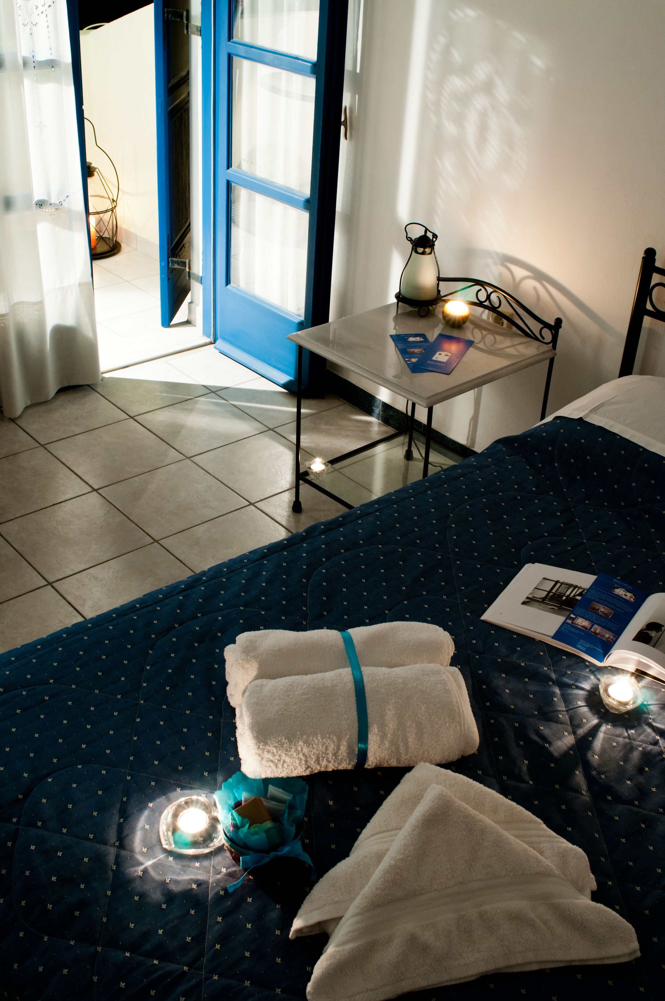 standard double room | 2 bedrooms, minibar, in-room safe, desk