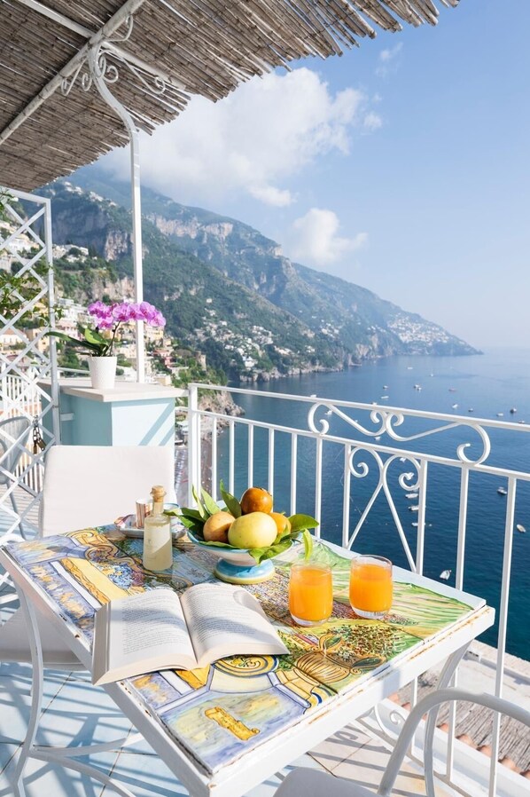 Chambre Double Supérieure, vue mer | Terrasse/Patio