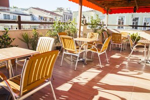 Breakfast served - Atlantis Hotel (Istanbul)