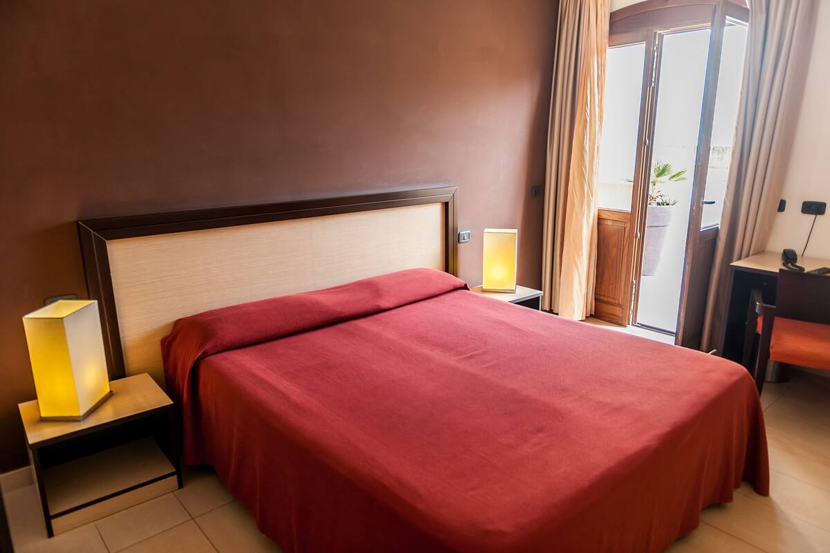 Chambre Confort Double ou avec lits jumeaux, terrasse | Draps italiens Frette, surmatelas, minibar