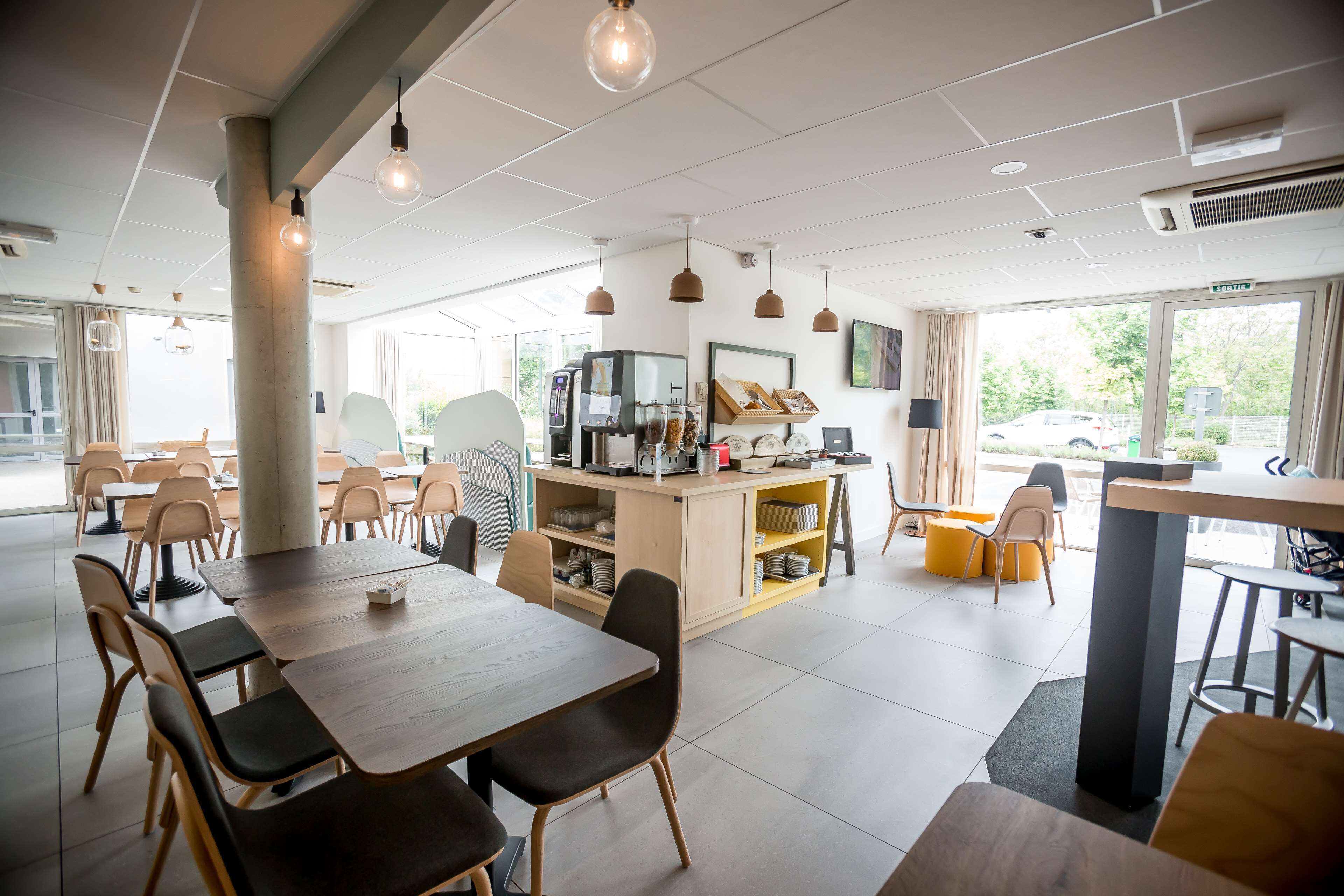 Daily buffet breakfast (EUR 13.80 per person)