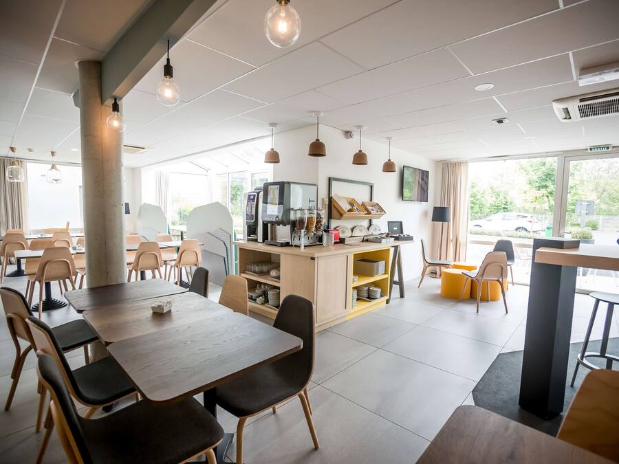 Daily buffet breakfast (EUR 13.90 per person)