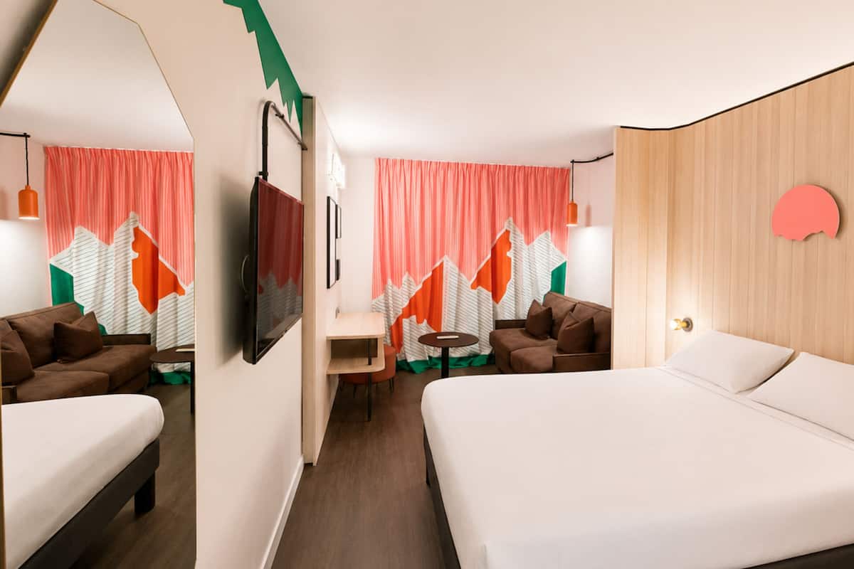 1 bedroom, premium bedding, in-room safe, desk
