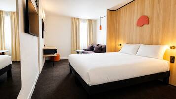 1 bedroom, premium bedding, in-room safe, desk