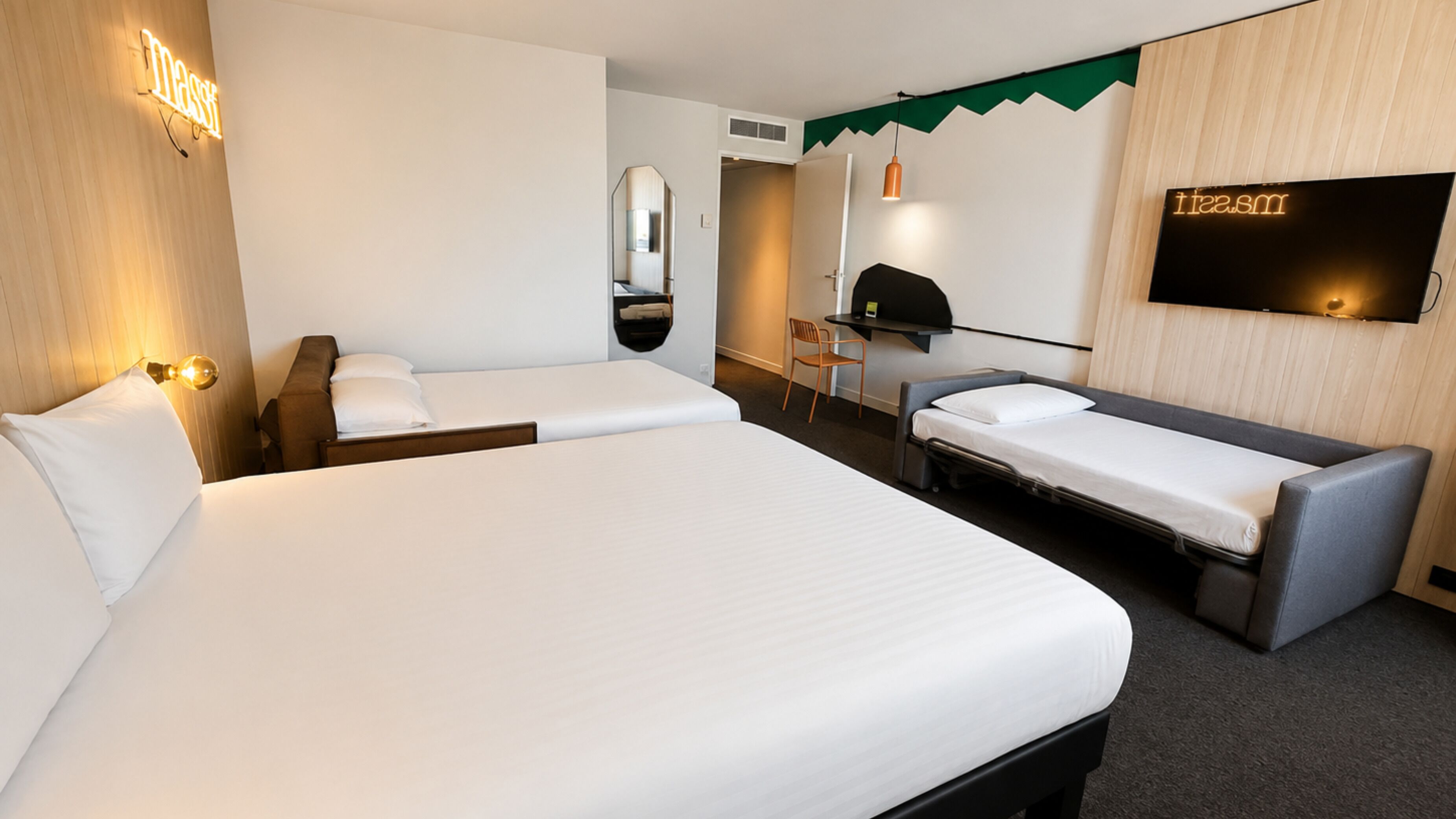 1 bedroom, premium bedding, in-room safe, desk