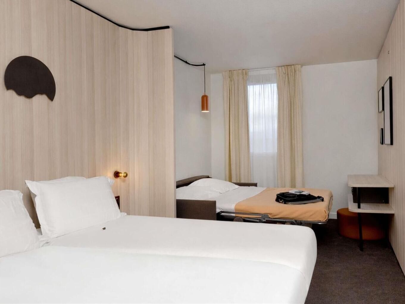 1 bedroom, premium bedding, in-room safe, desk
