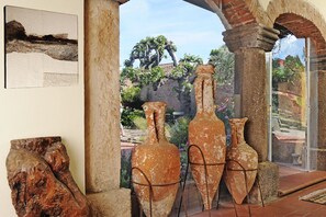 Lobby lounge - Hotel Lucrezia (Riola Sardo)
