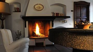 Suite | Living area | Flat-screen TV