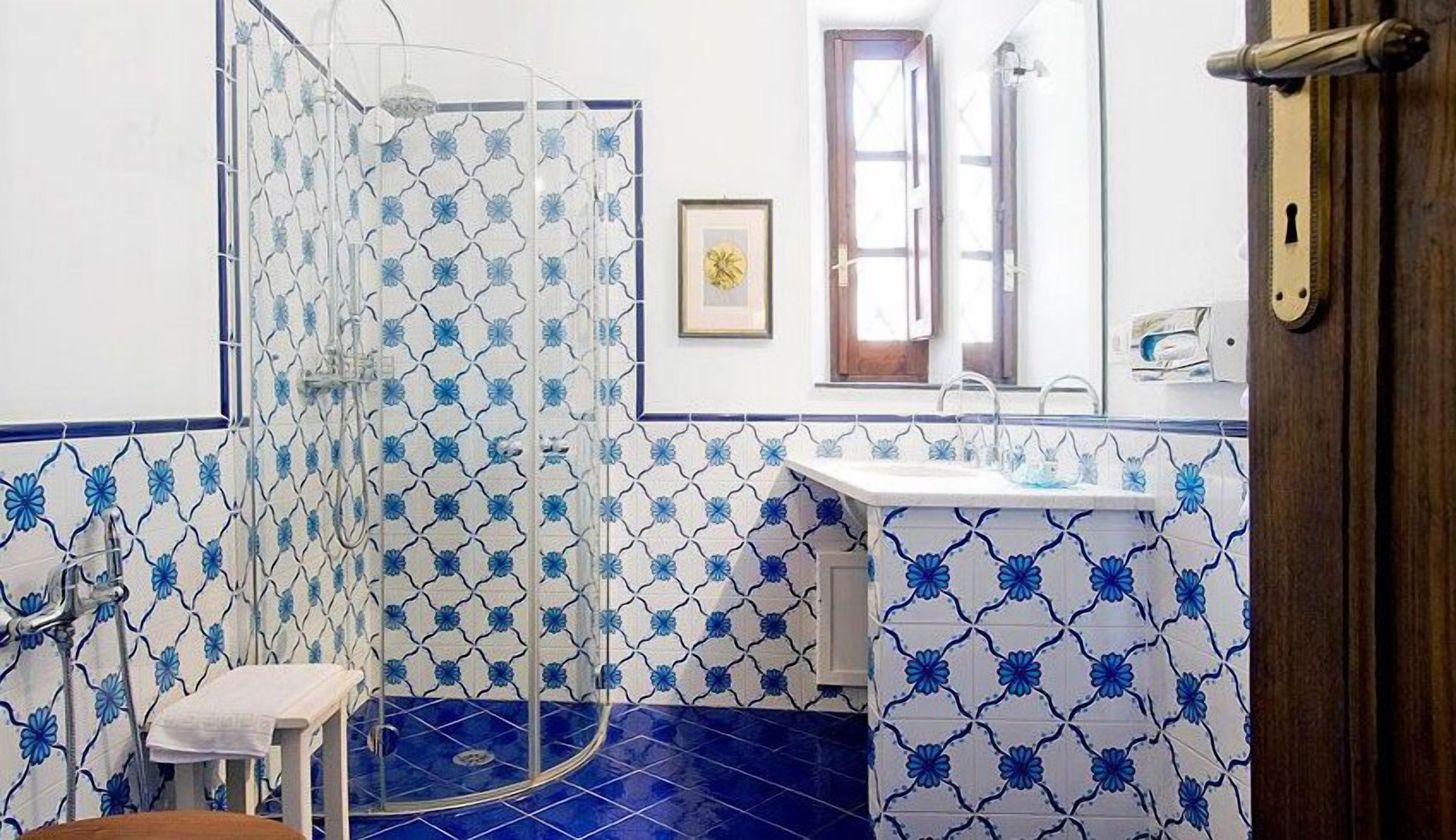 rainfall showerhead, free toiletries, hair dryer, bidet