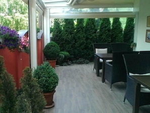 Outdoor dining - Leonardo (Skopje)