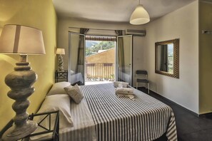 Comfort Double Room, 1 Bedroom, Private Bathroom - Casa Rossa (Monreale)