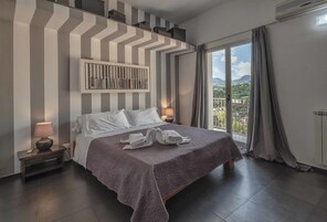 Panoramic Apartment, 3 Bedrooms, Kitchen | Egyptian cotton sheets, down comforters, iron/ironing board, free WiFi