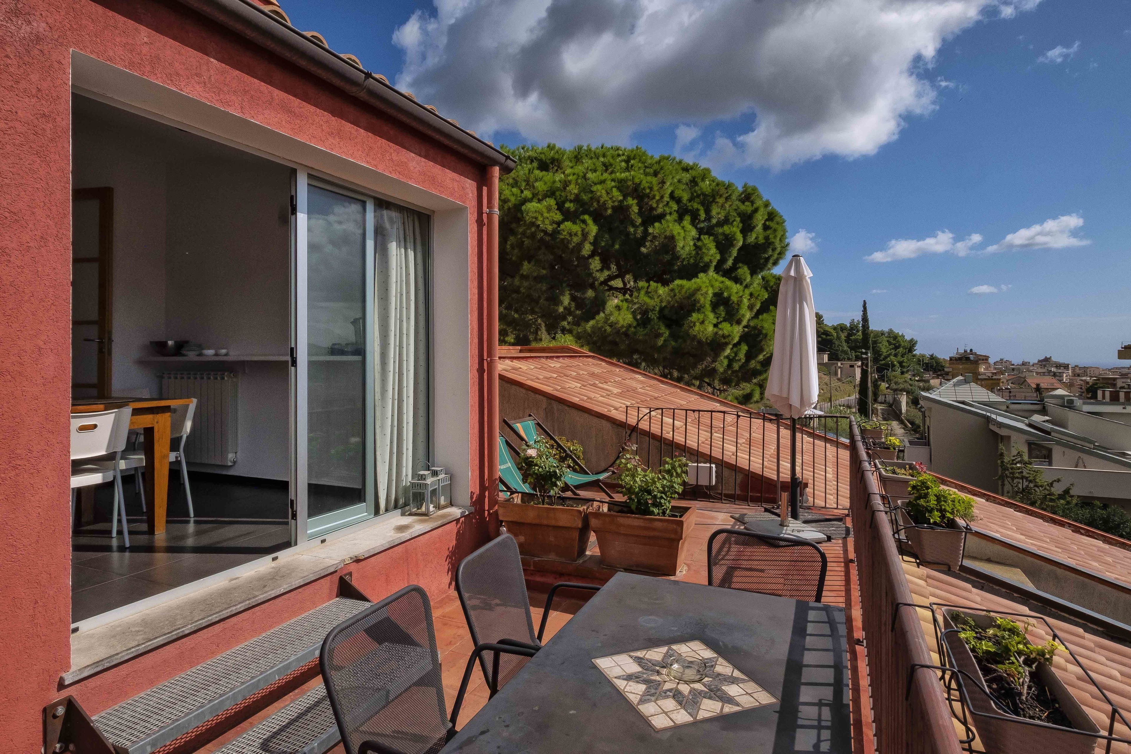 Panoramic-Apartment, 3 Schlafzimmer, Küche | Terrasse/Patio