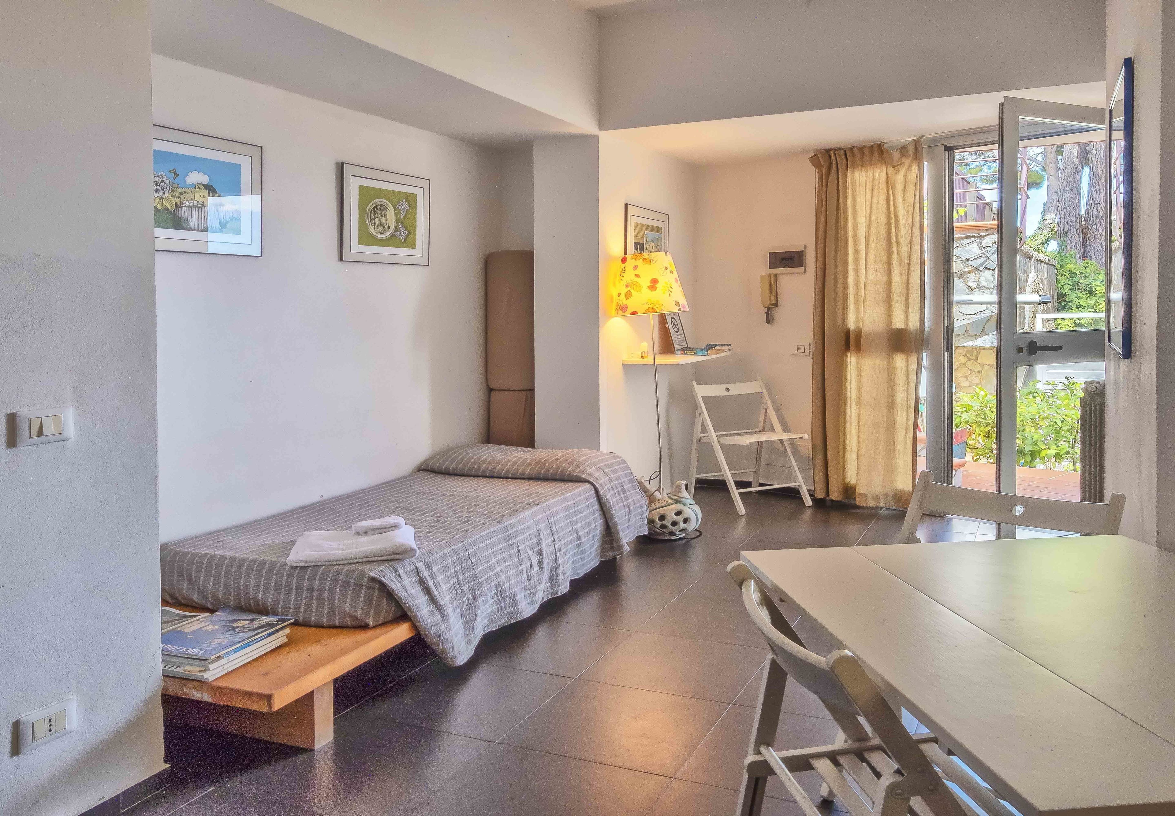 Standard-Apartment, 1 Schlafzimmer, Kochnische, Gartenblick | Wohnbereich