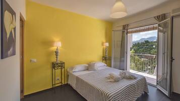 Chambre Double Confort, 1 chambre, salle de bains privée | Draps en coton égyptien, couette en duvet d'oie