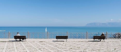 Vlak bij het strand