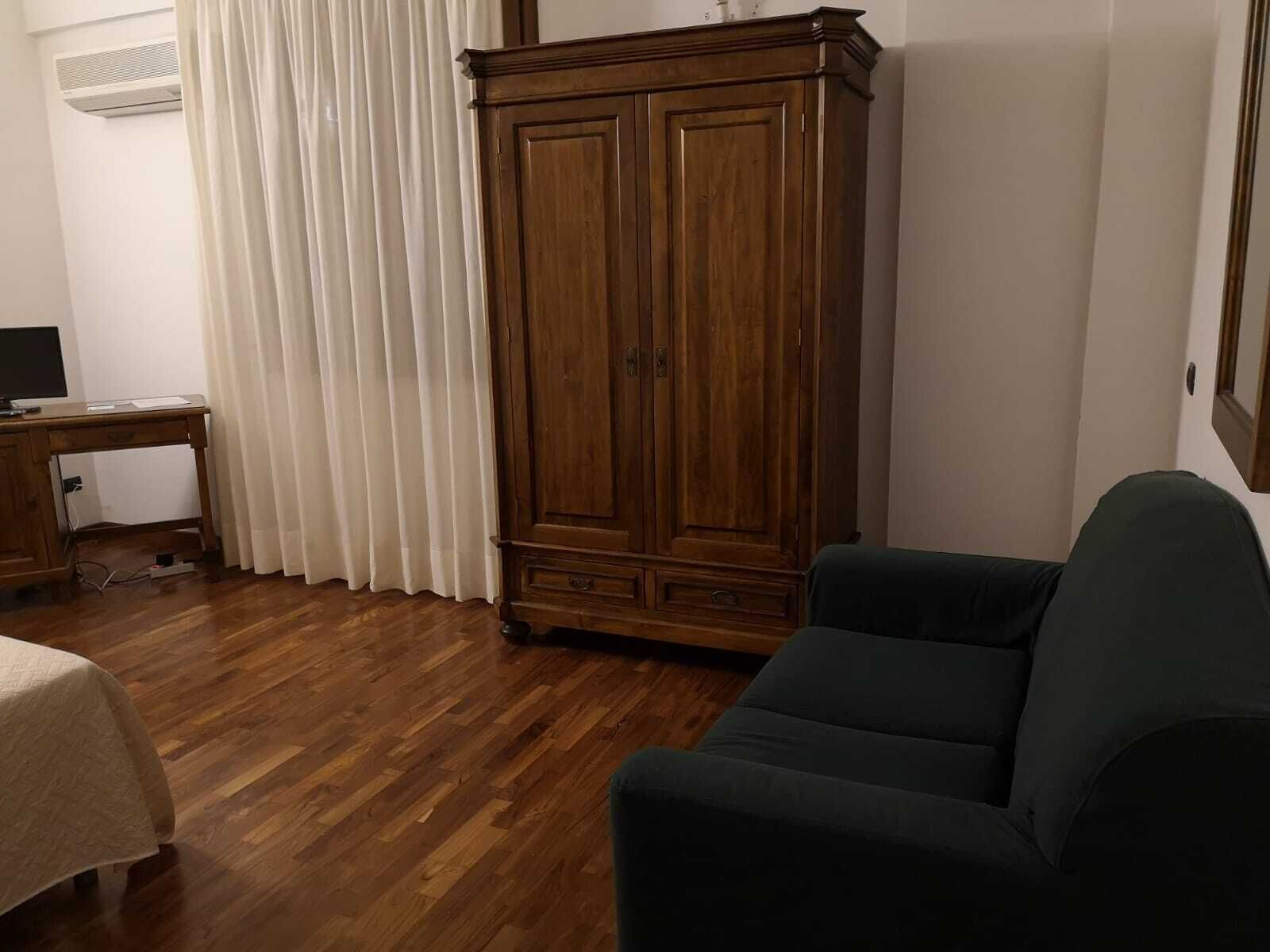 double or twin room | 1 bedroom, minibar, in-room safe, desk