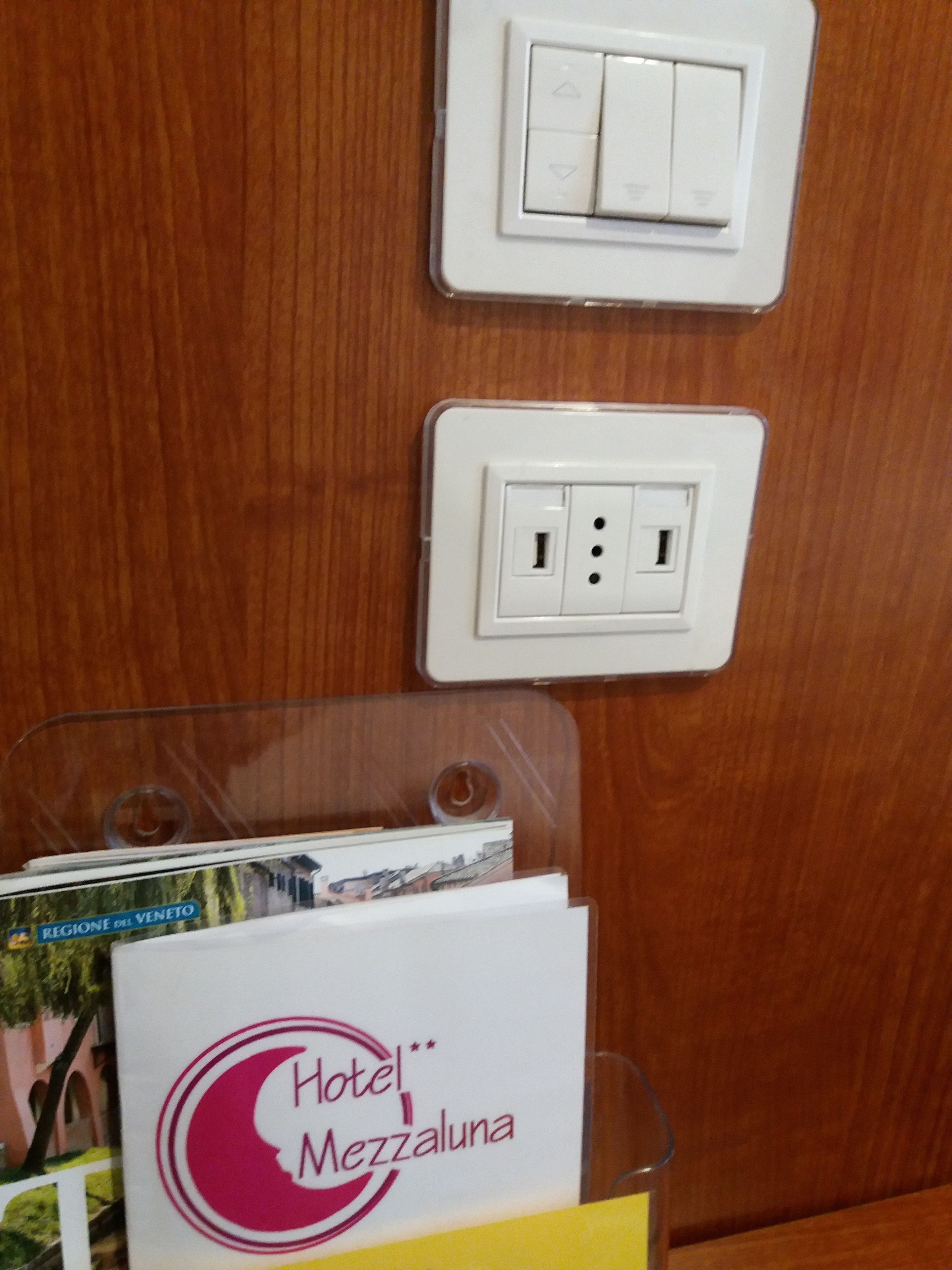 double room | minibar, in-room safe, desk, soundproofing