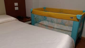 Double Room | Minibar, una cassaforte in camera, una scrivania, insonorizzazione