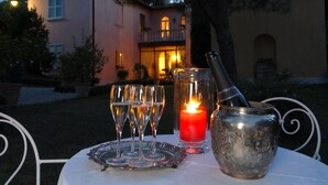 Front of property - evening/night - Il Rondò Boutique Hotel (Montepulciano)