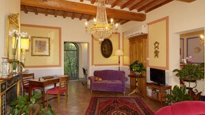 Lobby lounge - Il Rondò Boutique Hotel (Montepulciano)