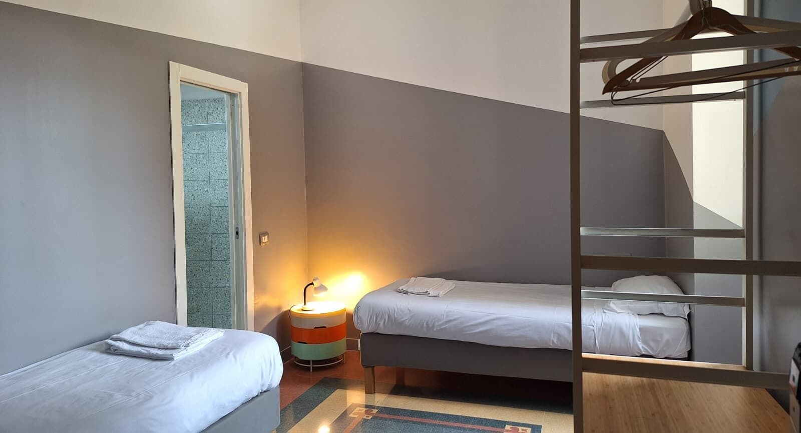 Twin Room, 2 Single Beds, Private Bathroom | Desk, free WiFi