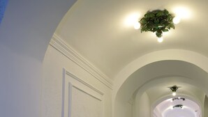 Property entrance - Frattina 122 Guest House (Rome)