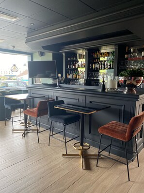 Bar (on property) - Hôtel Saint Jean (Wimereux)