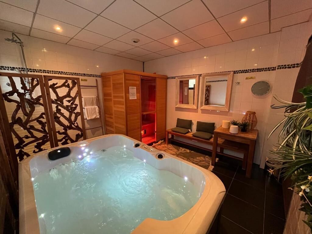 Sauna, bain à remous