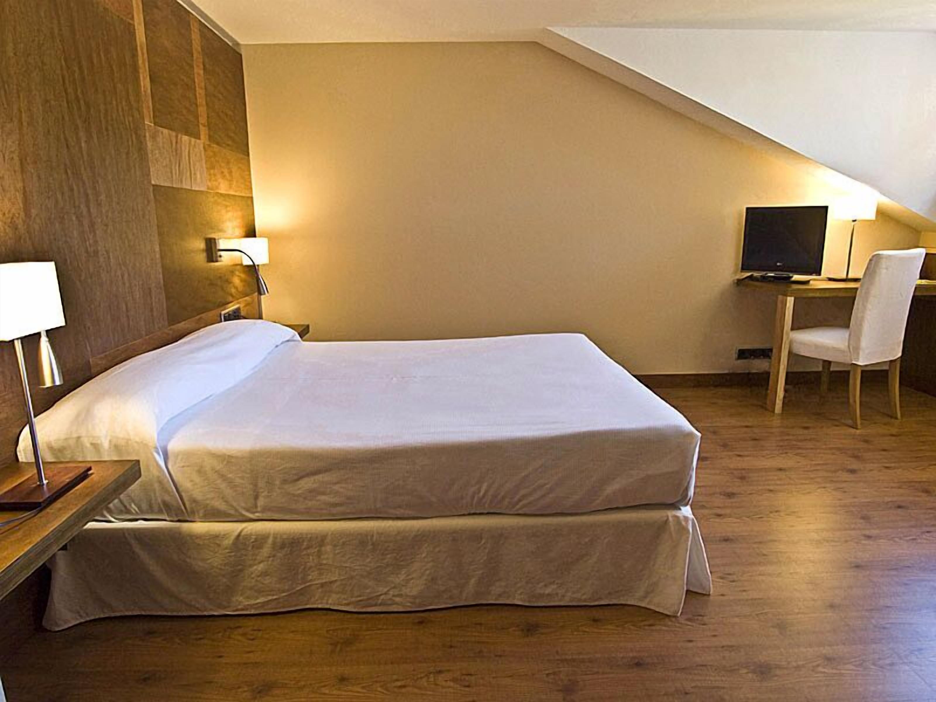 minibar, in-room safe, desk, iron/ironing board