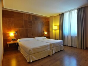 Minibar, in-room safe, desk, iron/ironing board