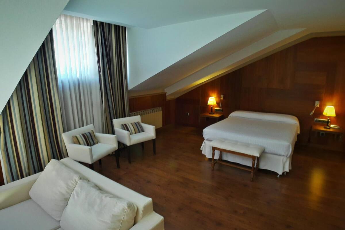 minibar, in-room safe, desk, iron/ironing board