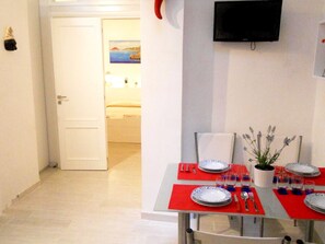 Apartment, 2 Bedrooms (Duomo) | Private kitchen | Full-sized fridge, microwave, stovetop, cookware/dishes/utensils - B&B I Colori di Napoli (Naples)