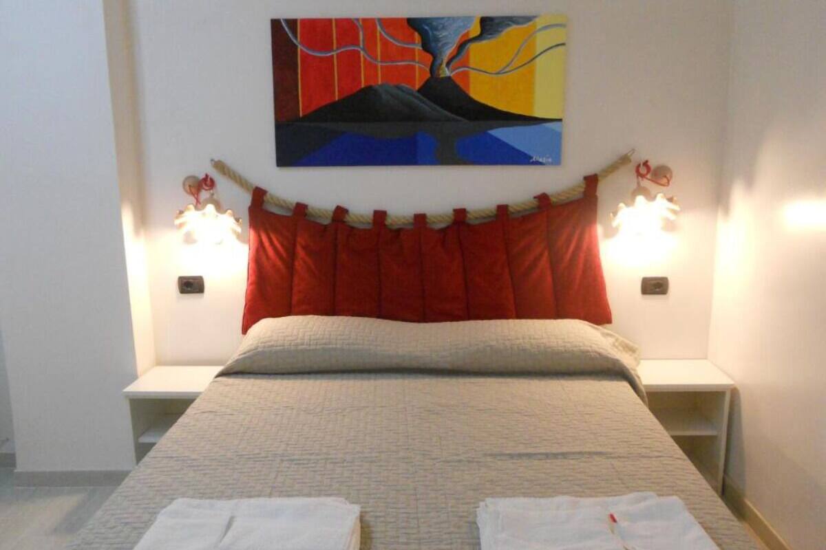 Apartment, 2 Bedrooms (Duomo) | Frette Italian sheets, premium bedding, down comforters