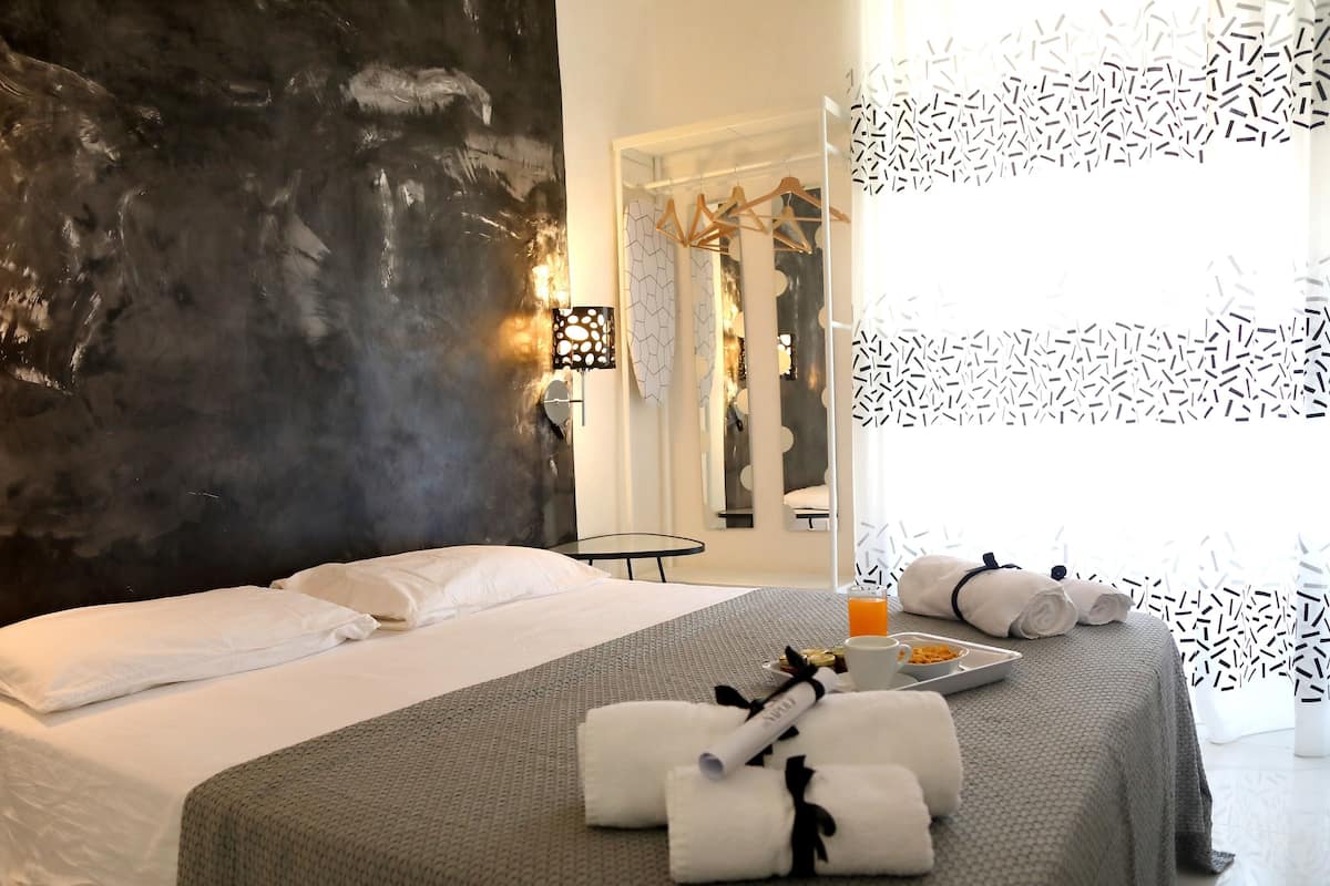 Exclusive Apartment, 2 Bedrooms | Frette Italian sheets, premium bedding, down comforters