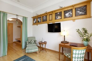 Superior Double Room (main building) | Living area