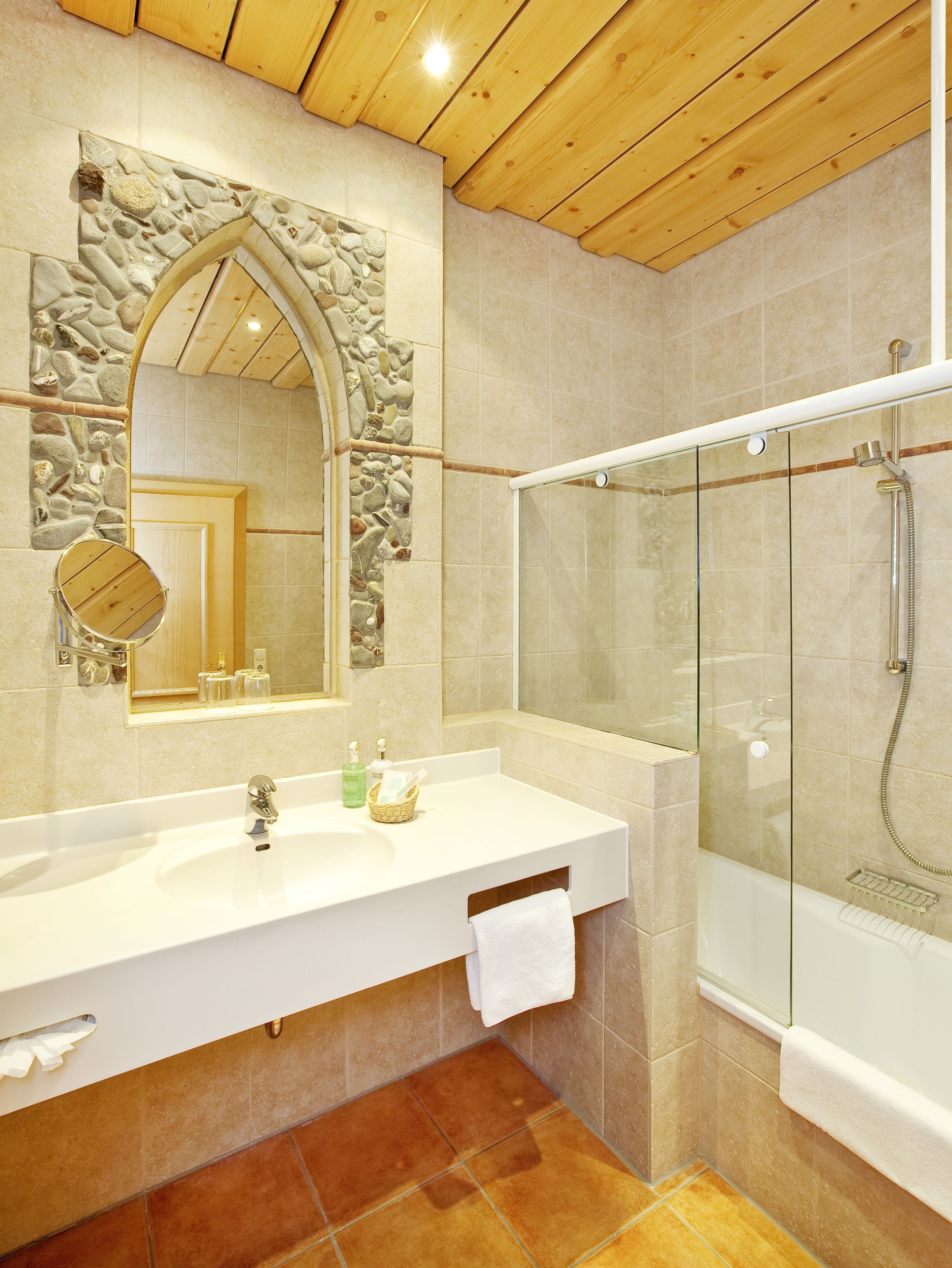 motivzimmer superior | bathroom | free toiletries, hair dryer, towels, soap