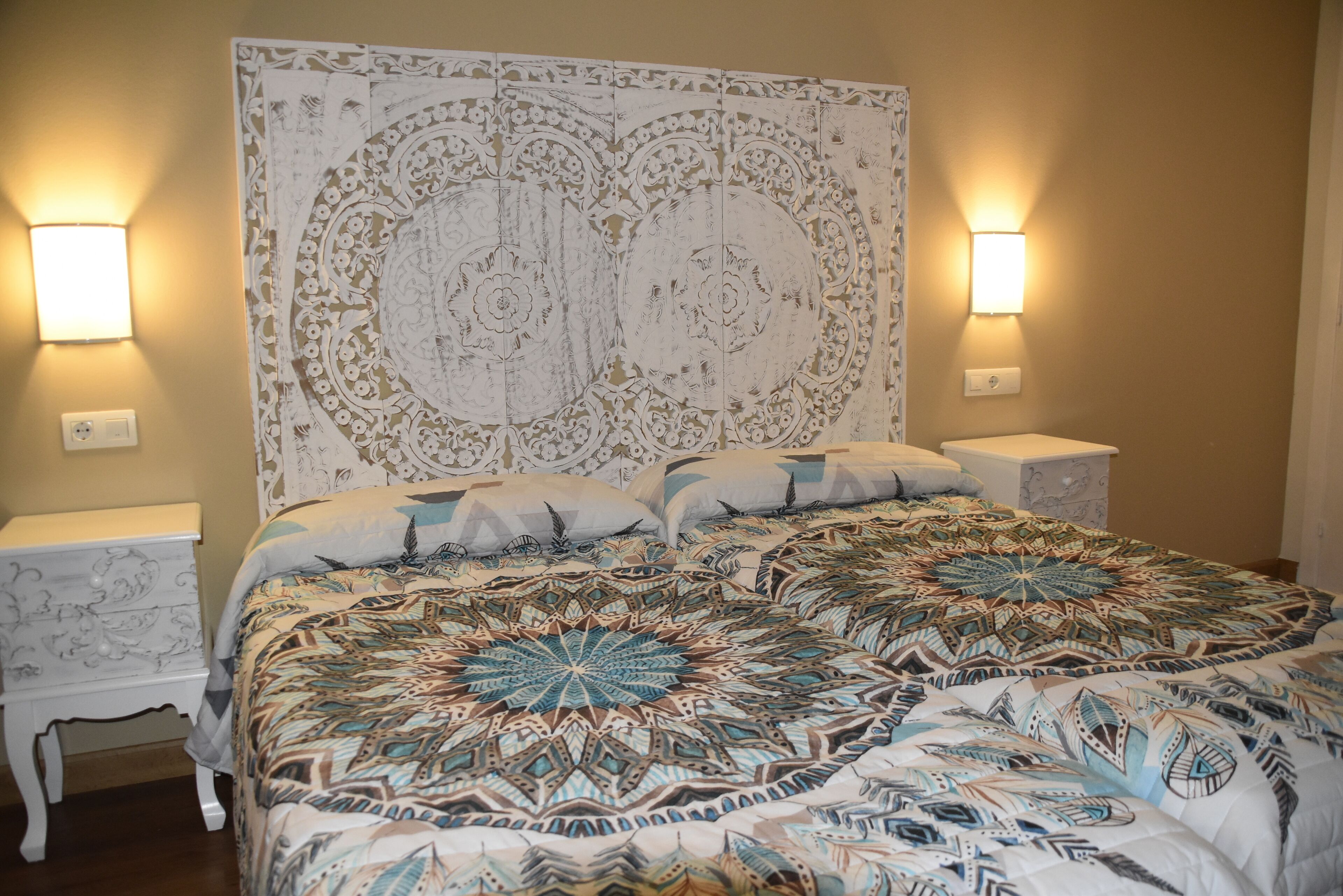 Habitación estándar con 1 cama doble o 2 individuales | Caja fuerte, escritorio, wifi gratis y ropa de cama