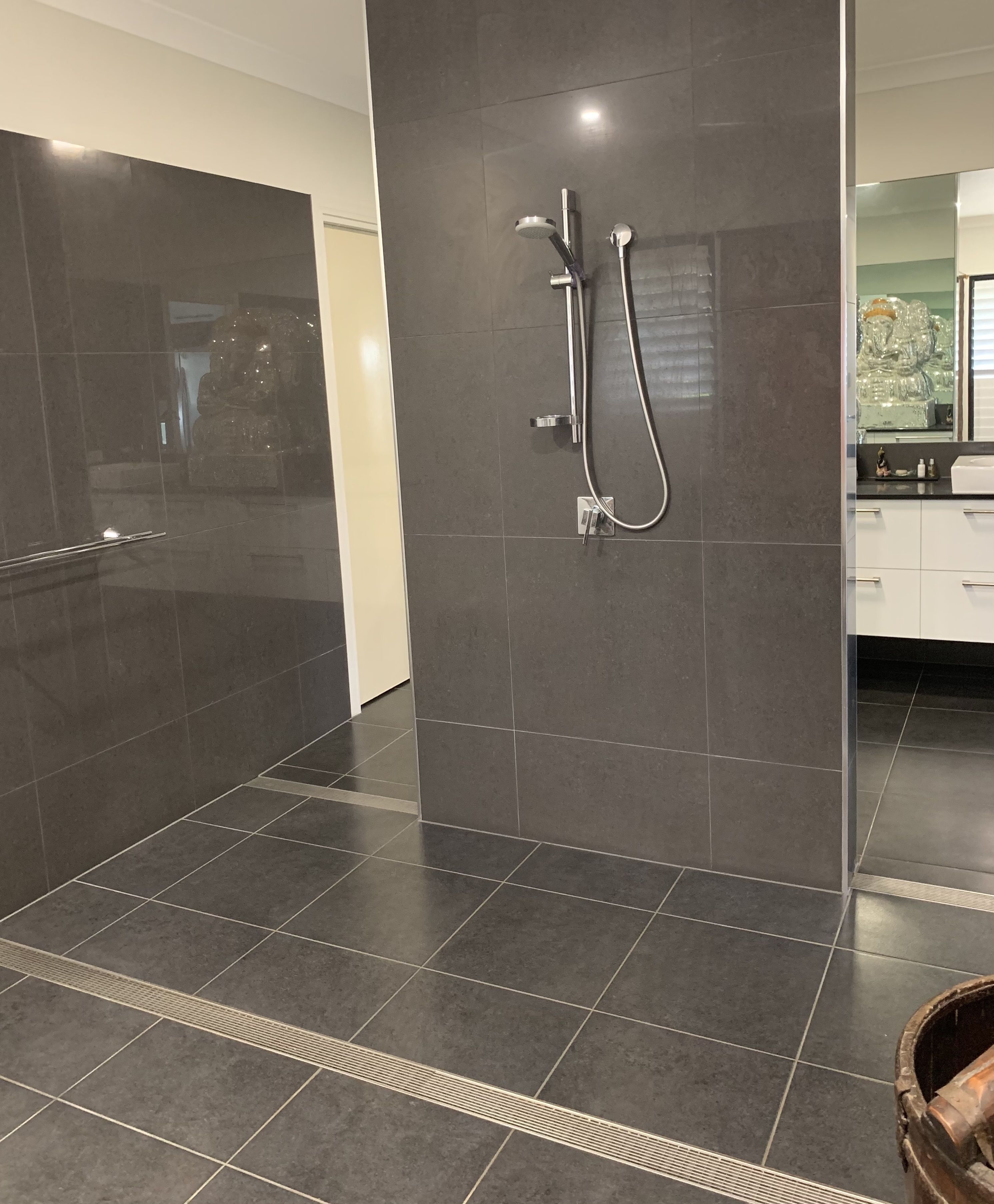 Executive Villa | Bathroom shower