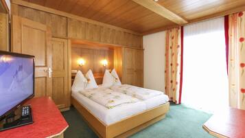 Phòng dành cho gia đình, ban công, quang cảnh núi | Két bảo mật tại phòng, phòng cách âm