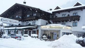 Mặt tiền nơi lưu trú