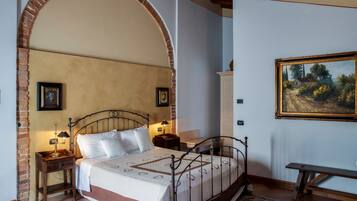 Deluxe-Zimmer | Minibar, Zimmersafe, individuell dekoriert, kostenloses WLAN