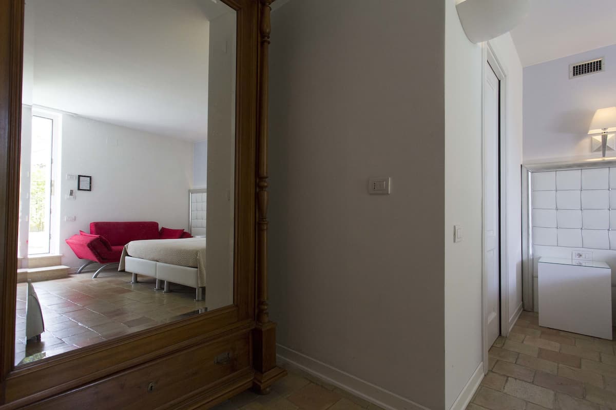 frette italian sheets, premium bedding, down duvets, minibar