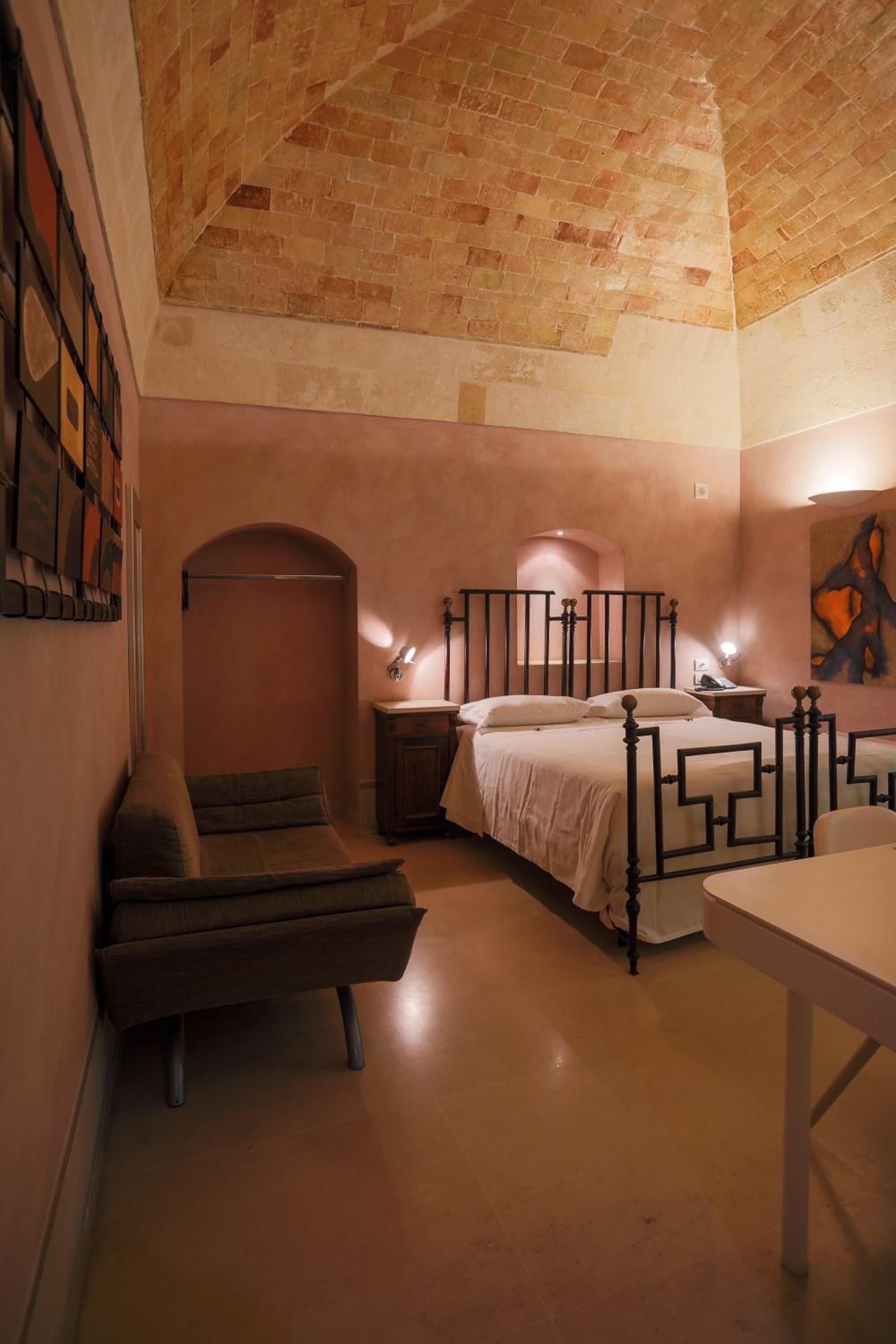 frette italian sheets, premium bedding, down duvets, minibar