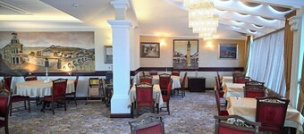 Stone Bridge Hotel